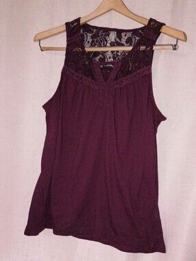 Vanity Lace Yoke Sleeveless Camisole - Burgundy